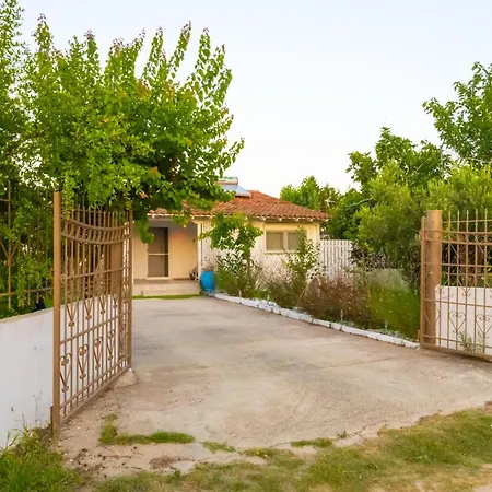 Island House Psakoudia