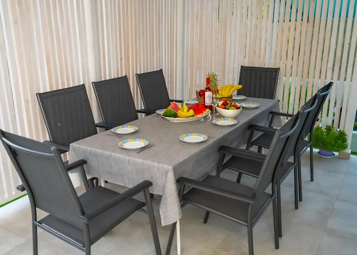 Island House Villa *