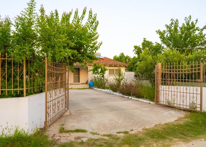 Island House Psakoudia