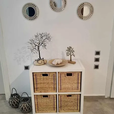 فيلة Island House *