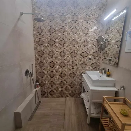 Island House فيلة