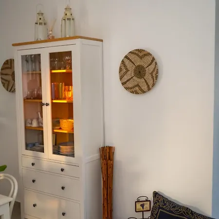 Island House * بساكوذيا