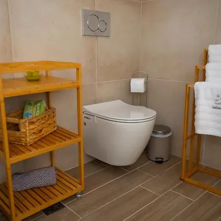 فيلة Island House بساكوذيا