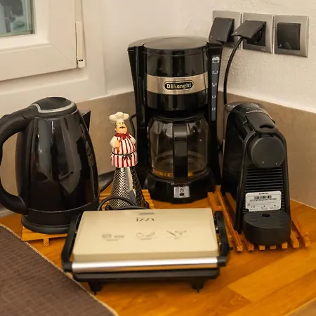 Island House فيلة